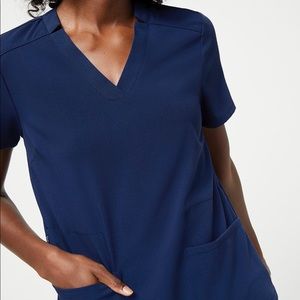 ISO Jaanuu Notched Collar/Relaxed Cuff Top Small